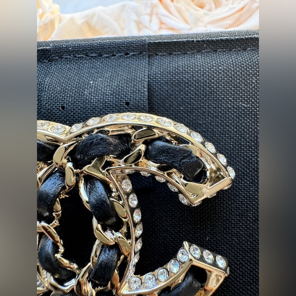 CHANEL 2023 23P GOLDEN GOLD TONE CC LOGO BLACK LEATHER CHAIN CRYSTALS BROOCH PIN - Picture 2 of 10